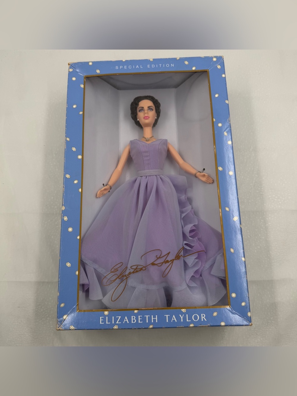 2000 Elizabeth Taylor White Diamonds Barbie Doll